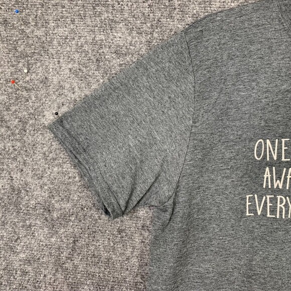 Gildan Activewear Text Tee Unisex Women M Gray “glass of wine . .” Cotton Blend - Picture 4 of 8